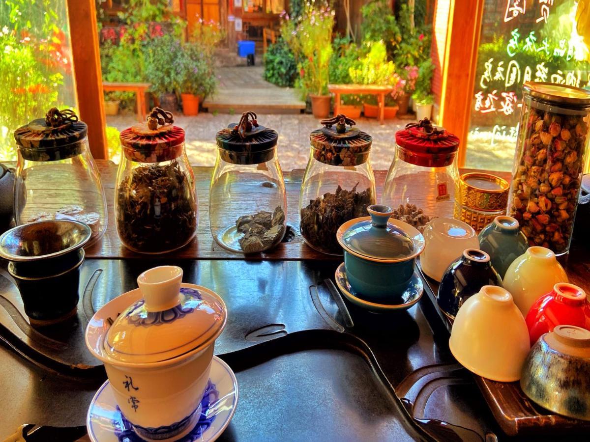 Juxian Boutique Homestay Лицзян Экстерьер фото